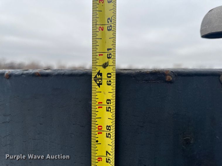 image for item OE9503 1982 Kenworth W900 truck cab and chassis