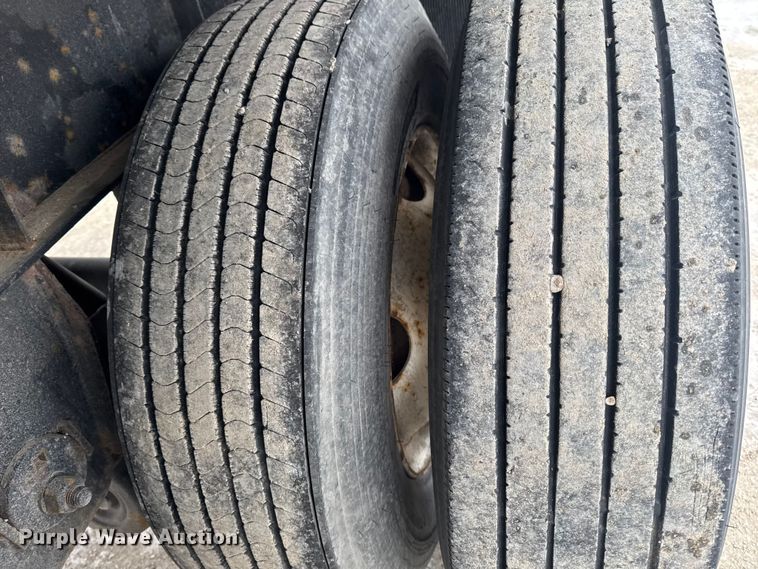 image for item OE9507 2015 Great Dane flatbed trailer