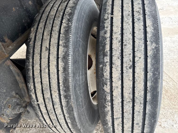 image for item OE9507 2015 Great Dane flatbed trailer