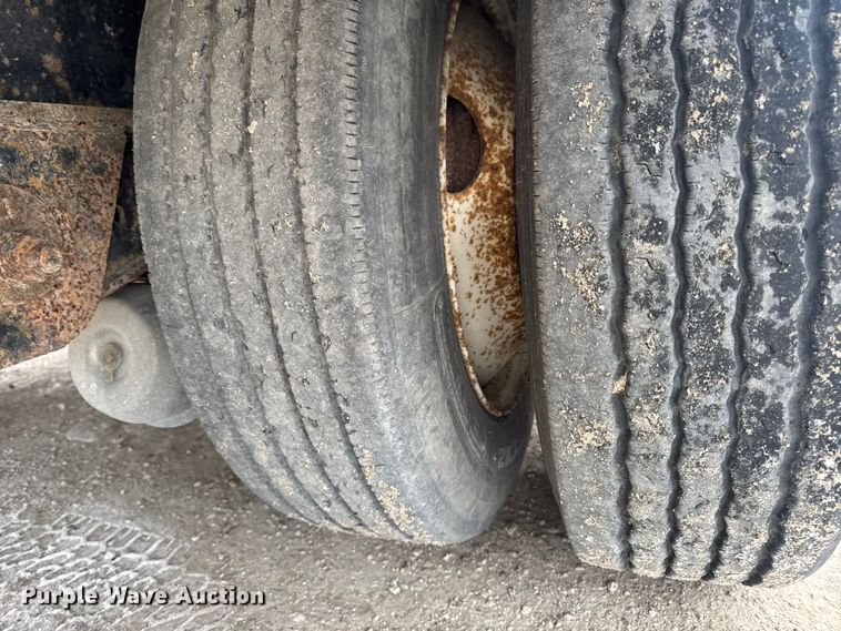 image for item OE9508 2013 Utility Trailer drop deck trailer