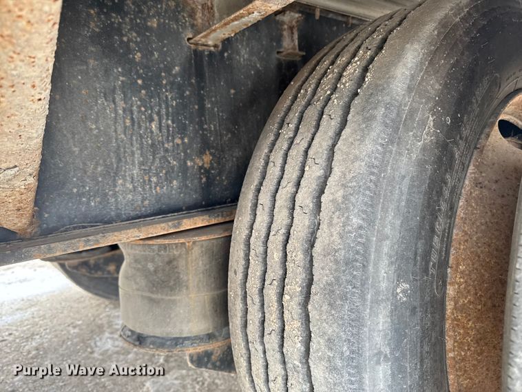 image for item OE9508 2013 Utility Trailer drop deck trailer