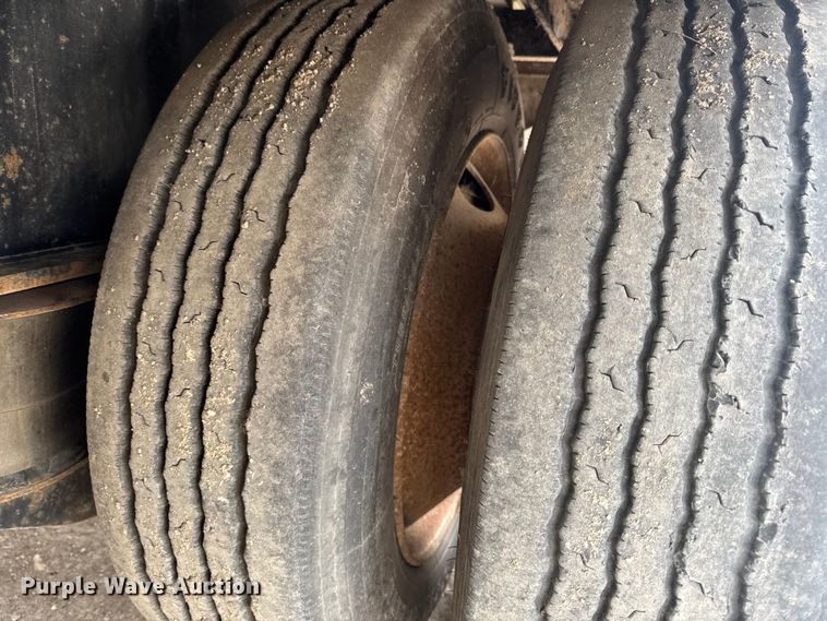 image for item OE9508 2013 Utility Trailer drop deck trailer