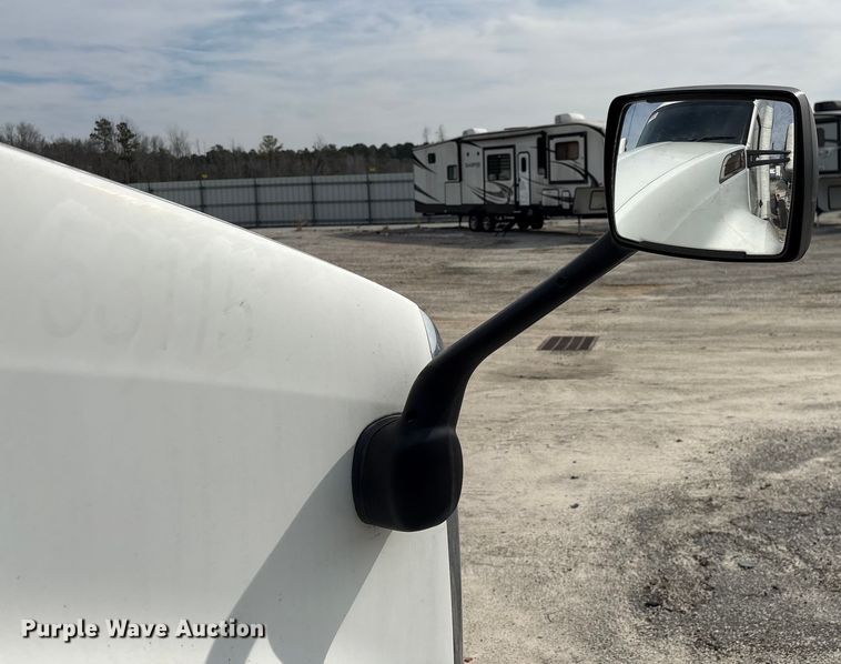 image for item YA1172 2018 Kenworth T680 semi truck