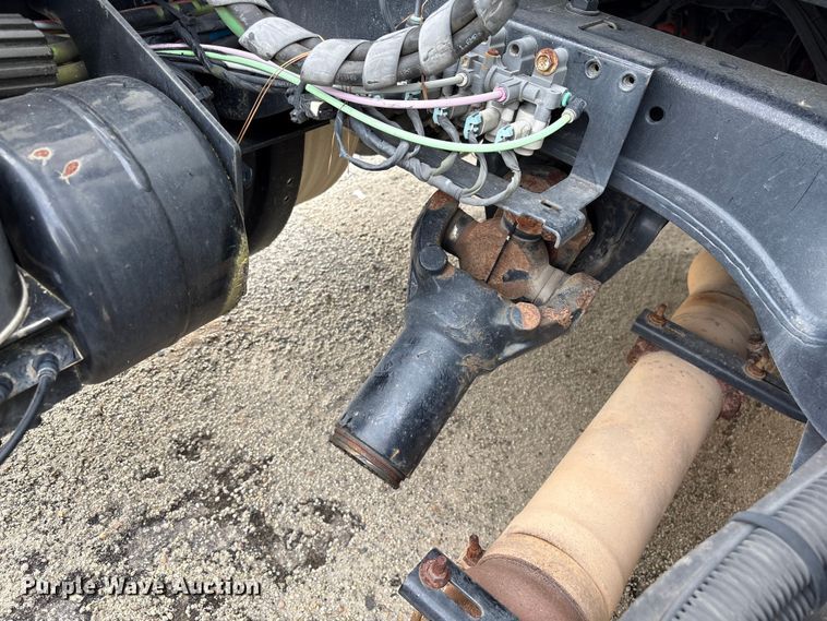 image for item YA1172 2018 Kenworth T680 semi truck