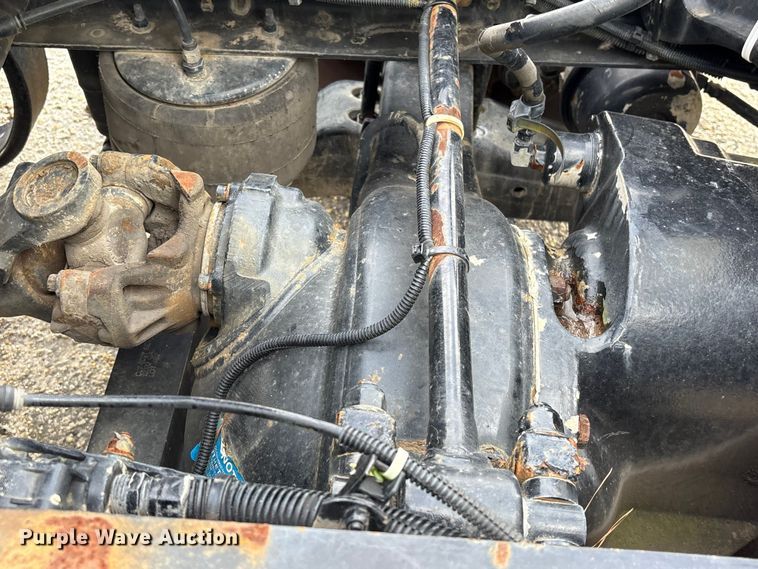 image for item YA1172 2018 Kenworth T680 semi truck