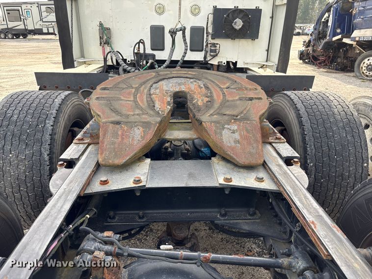 image for item YA1172 2018 Kenworth T680 semi truck