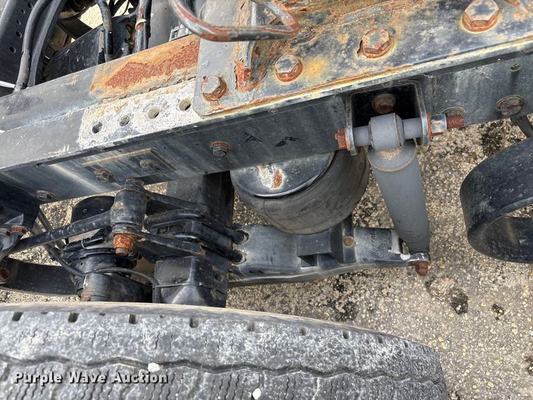 image for item YA1172 2018 Kenworth T680 semi truck