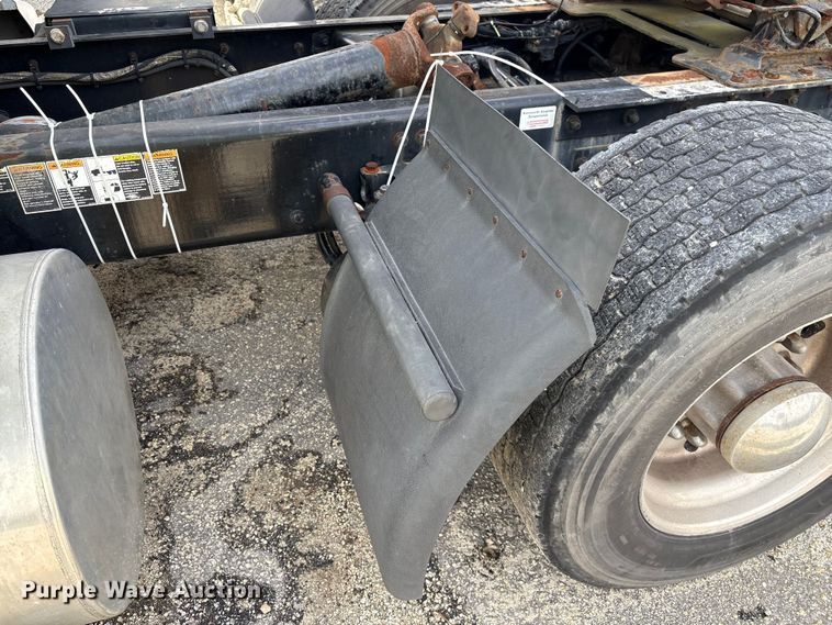 image for item YA1172 2018 Kenworth T680 semi truck