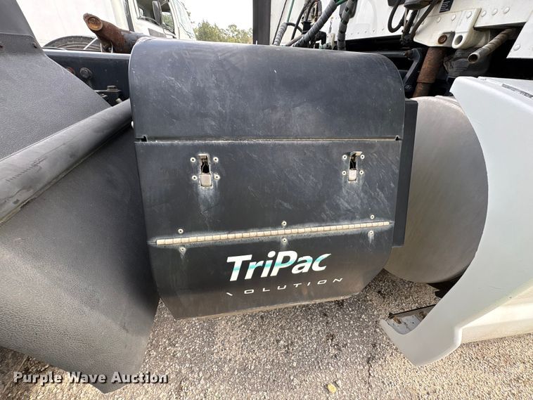 image for item YA1172 2018 Kenworth T680 semi truck