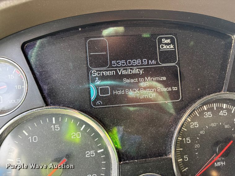 image for item YA1172 2018 Kenworth T680 semi truck