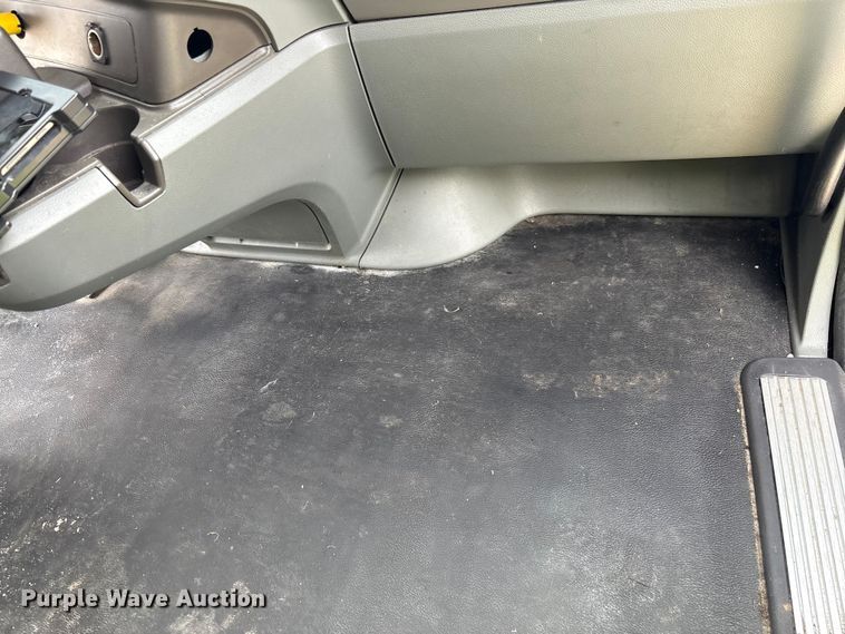 image for item YA1172 2018 Kenworth T680 semi truck