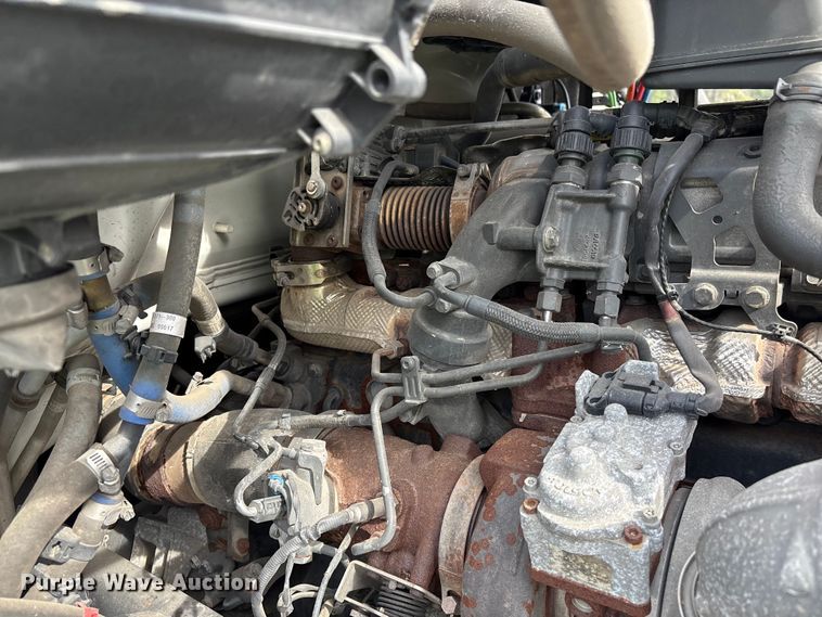 image for item YA1172 2018 Kenworth T680 semi truck