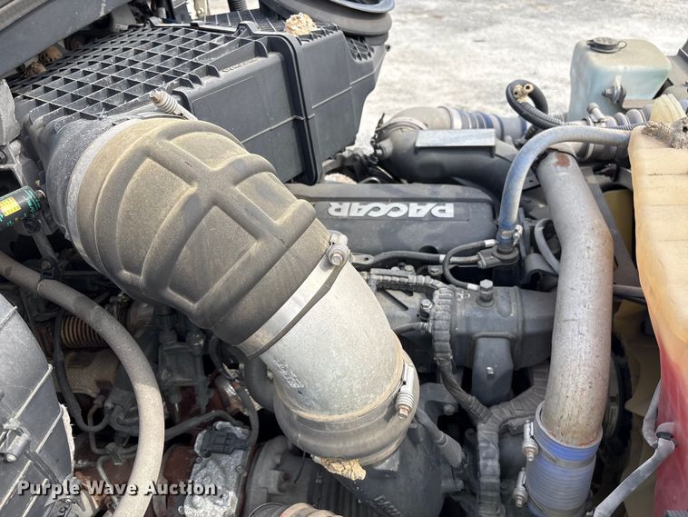 image for item YA1172 2018 Kenworth T680 semi truck