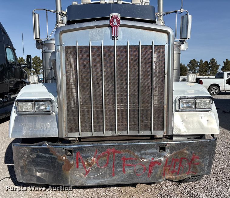 image for item YA1269 2002 Kenworth W900B semi truck