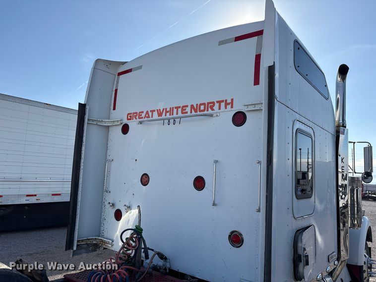 image for item YA1269 2002 Kenworth W900B semi truck