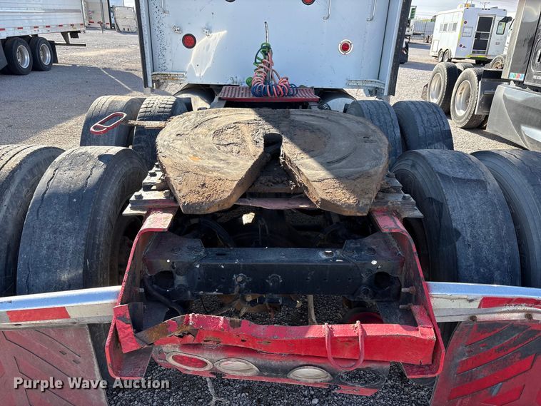 image for item YA1269 2002 Kenworth W900B semi truck