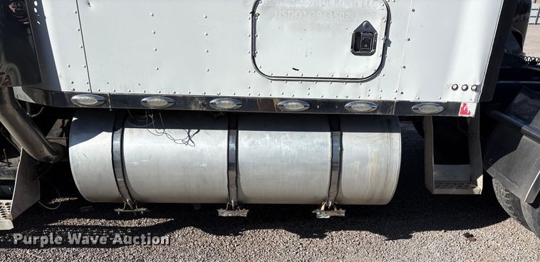 image for item YA1269 2002 Kenworth W900B semi truck