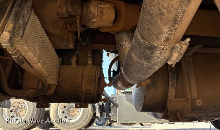 image for item YA1269 2002 Kenworth W900B semi truck