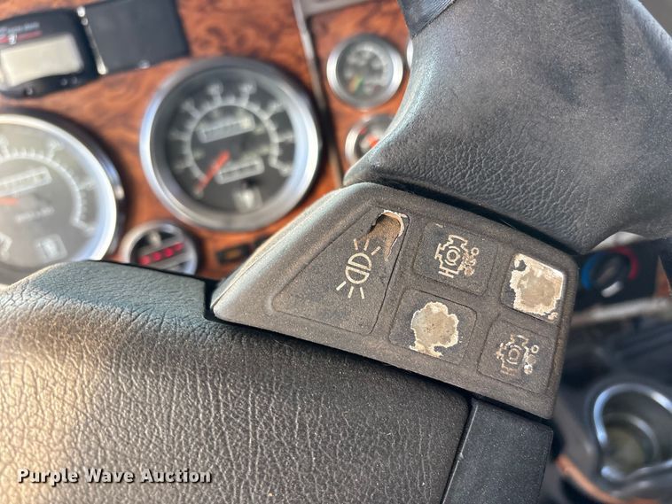 image for item YA1269 2002 Kenworth W900B semi truck