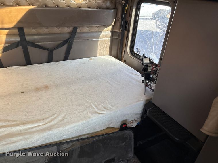 image for item YA1269 2002 Kenworth W900B semi truck