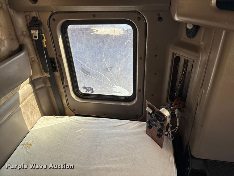 image for item YA1269 2002 Kenworth W900B semi truck