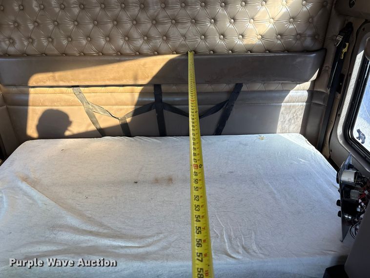 image for item YA1269 2002 Kenworth W900B semi truck