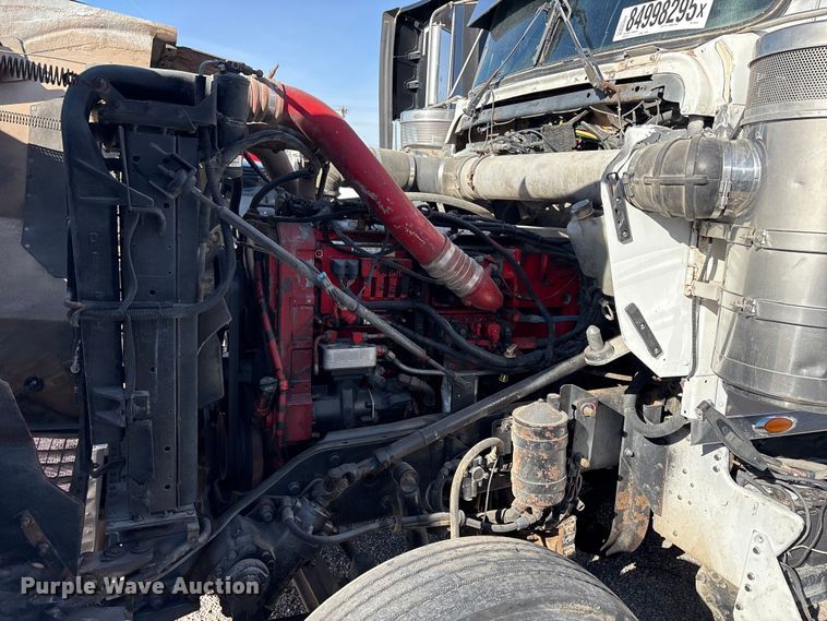 image for item YA1269 2002 Kenworth W900B semi truck