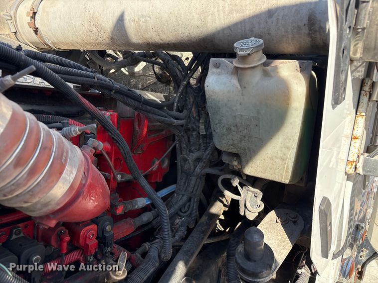 image for item YA1269 2002 Kenworth W900B semi truck