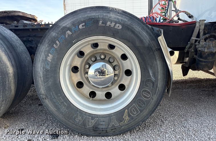 image for item YA1269 2002 Kenworth W900B semi truck