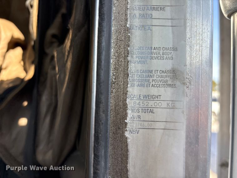 image for item YA1269 2002 Kenworth W900B semi truck