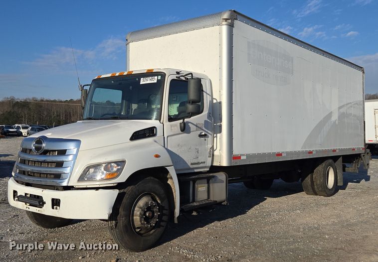 image for item YA1386 2020 Hino  box truck