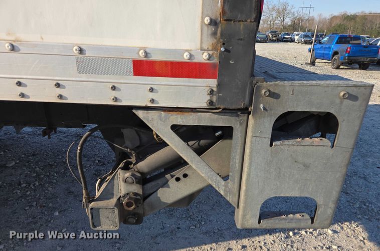 image for item YA1386 2020 Hino  box truck