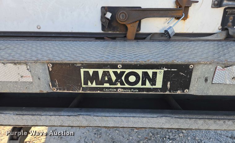 image for item YA1386 2020 Hino  box truck