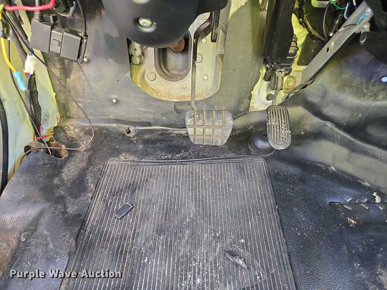 image for item YA1386 2020 Hino  box truck