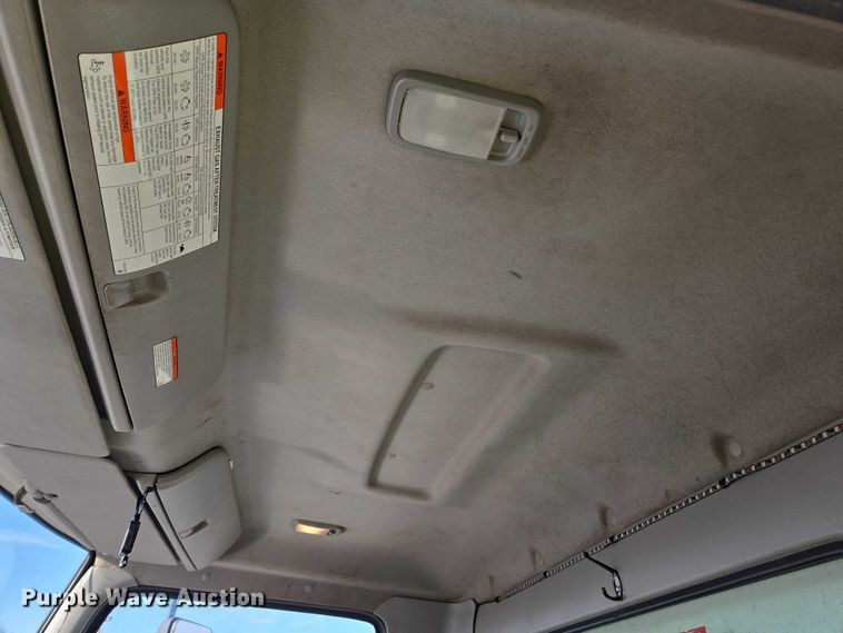 image for item YA1386 2020 Hino  box truck