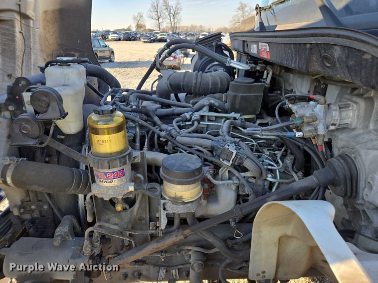 image for item YA1386 2020 Hino  box truck