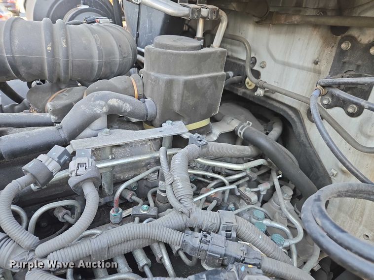 image for item YA1386 2020 Hino  box truck