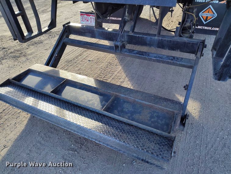 image for item YA1393 2015 International 4300  box truck