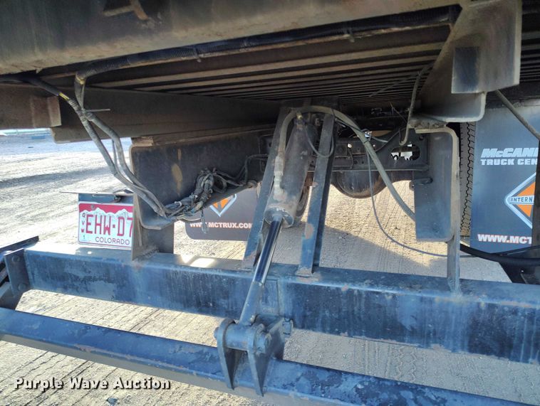 image for item YA1393 2015 International 4300  box truck