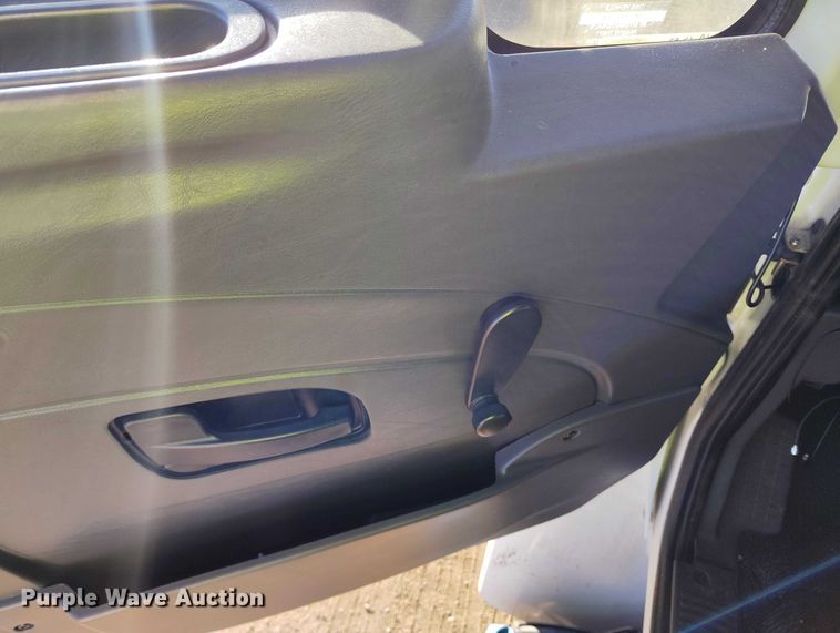 image for item YA1393 2015 International 4300  box truck