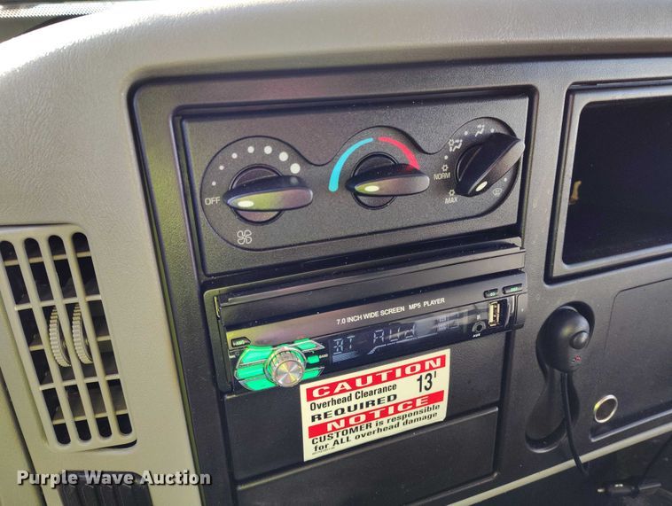 image for item YA1393 2015 International 4300  box truck