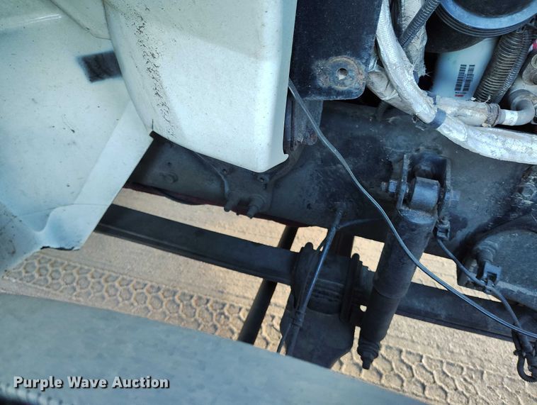 image for item YA1393 2015 International 4300  box truck