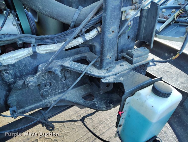 image for item YA1393 2015 International 4300  box truck