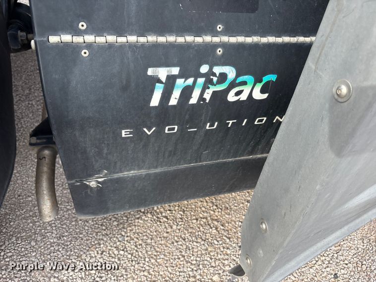 image for item YA1442 2017 Freightliner Cascadia semi truck