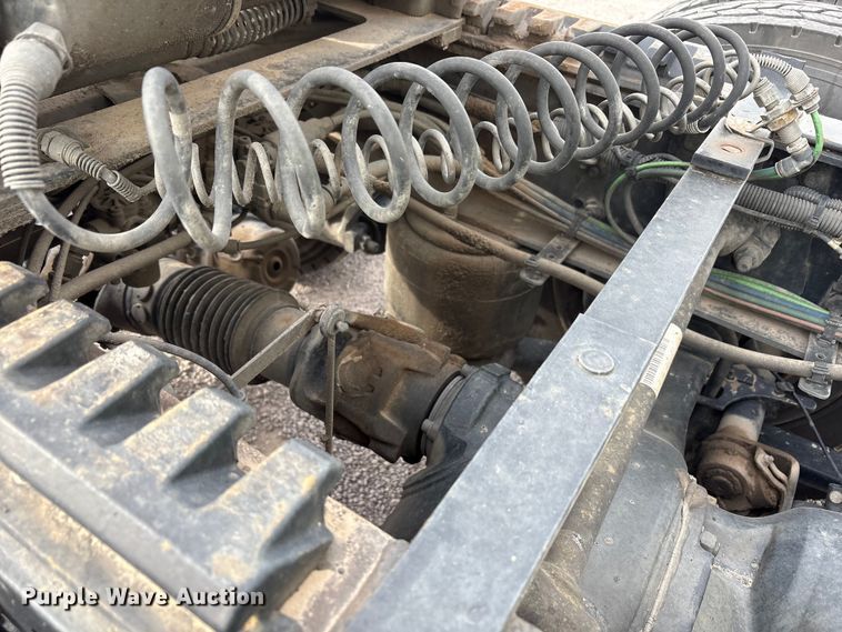 image for item YA1442 2017 Freightliner Cascadia semi truck