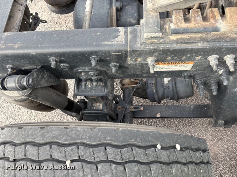 image for item YA1442 2017 Freightliner Cascadia semi truck