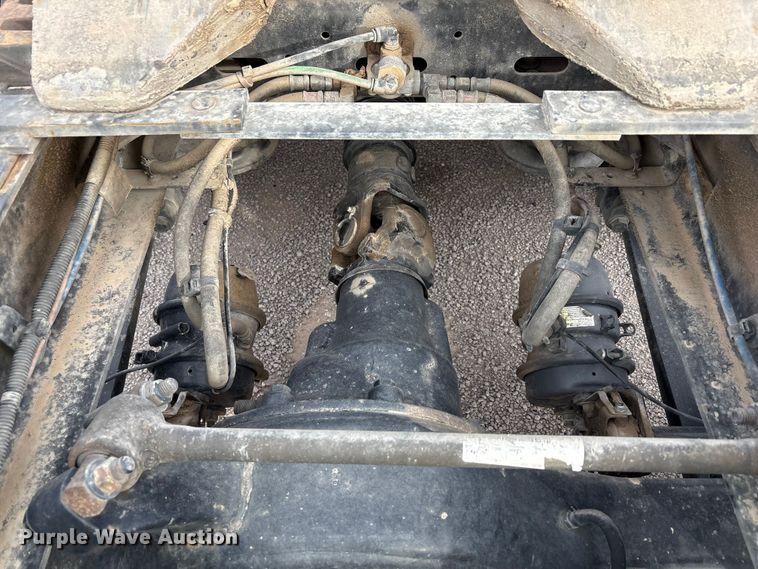 image for item YA1442 2017 Freightliner Cascadia semi truck