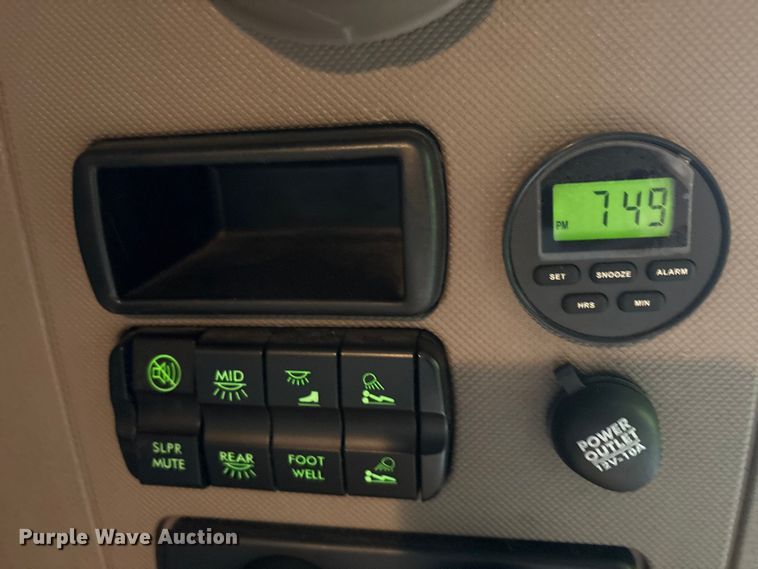 image for item YA1442 2017 Freightliner Cascadia semi truck