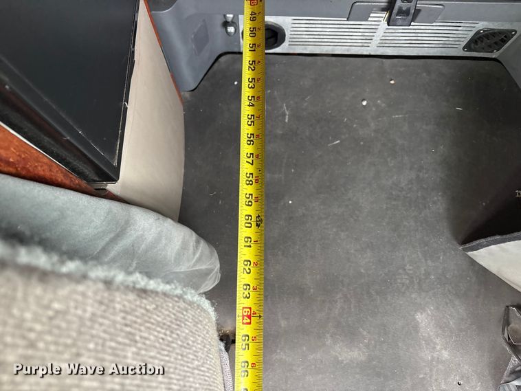 image for item YA1442 2017 Freightliner Cascadia semi truck