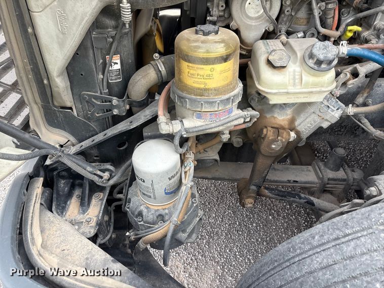 image for item YA1442 2017 Freightliner Cascadia semi truck